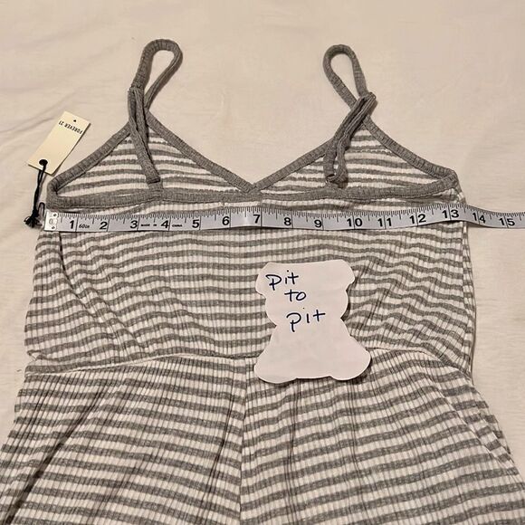 NWT Forever 21 szS Adjustable straps faux wrap high waisted grey white jumpsuit - Picture 12 of 12
